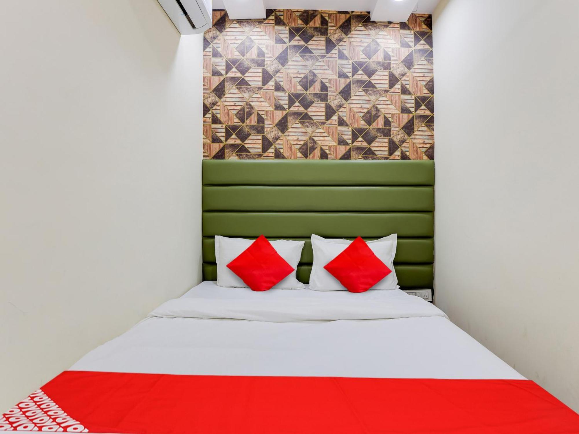 Hotel O Kb Villa Ахмедабад Екстериор снимка