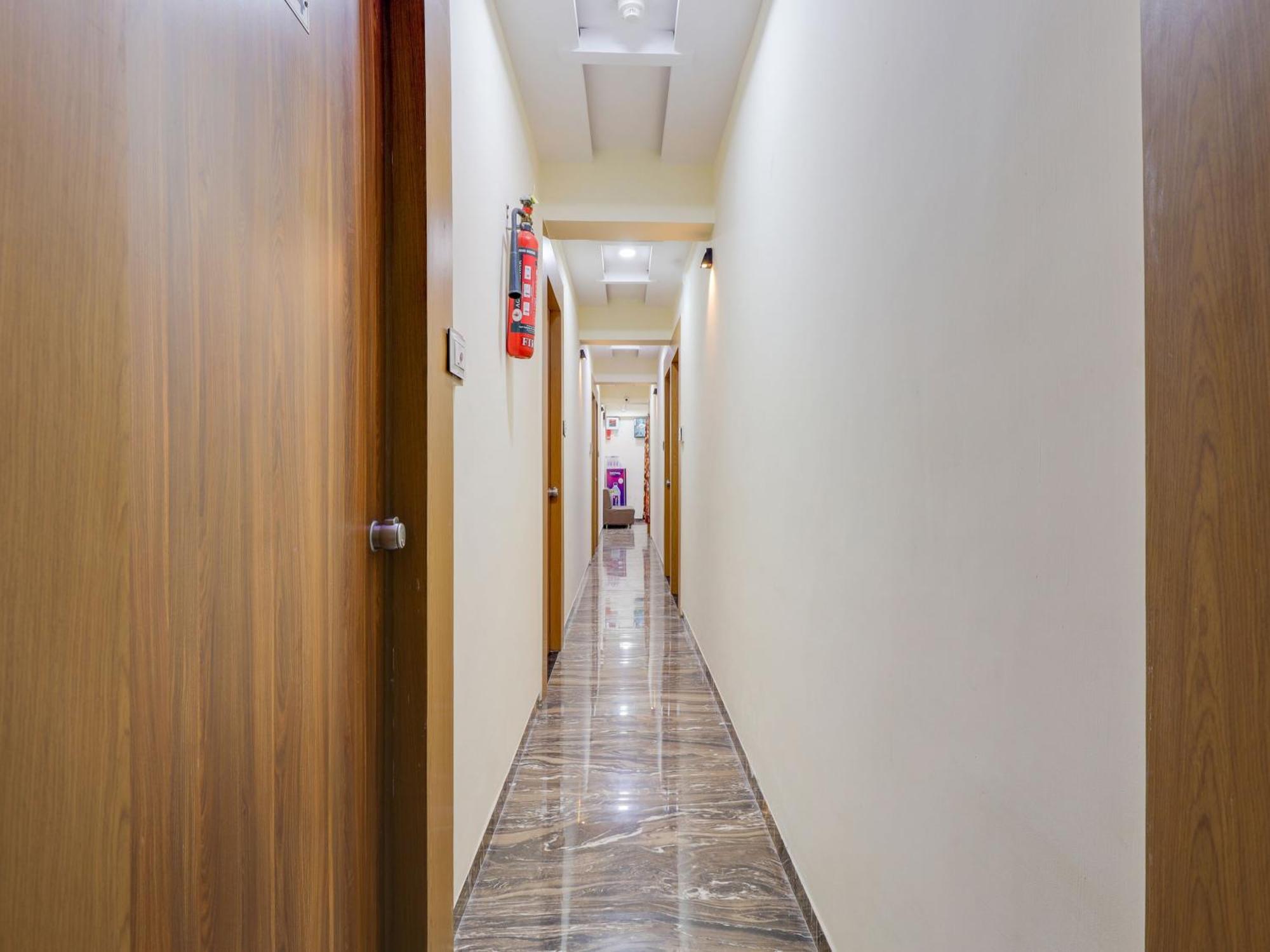 Hotel O Kb Villa Ахмедабад Екстериор снимка