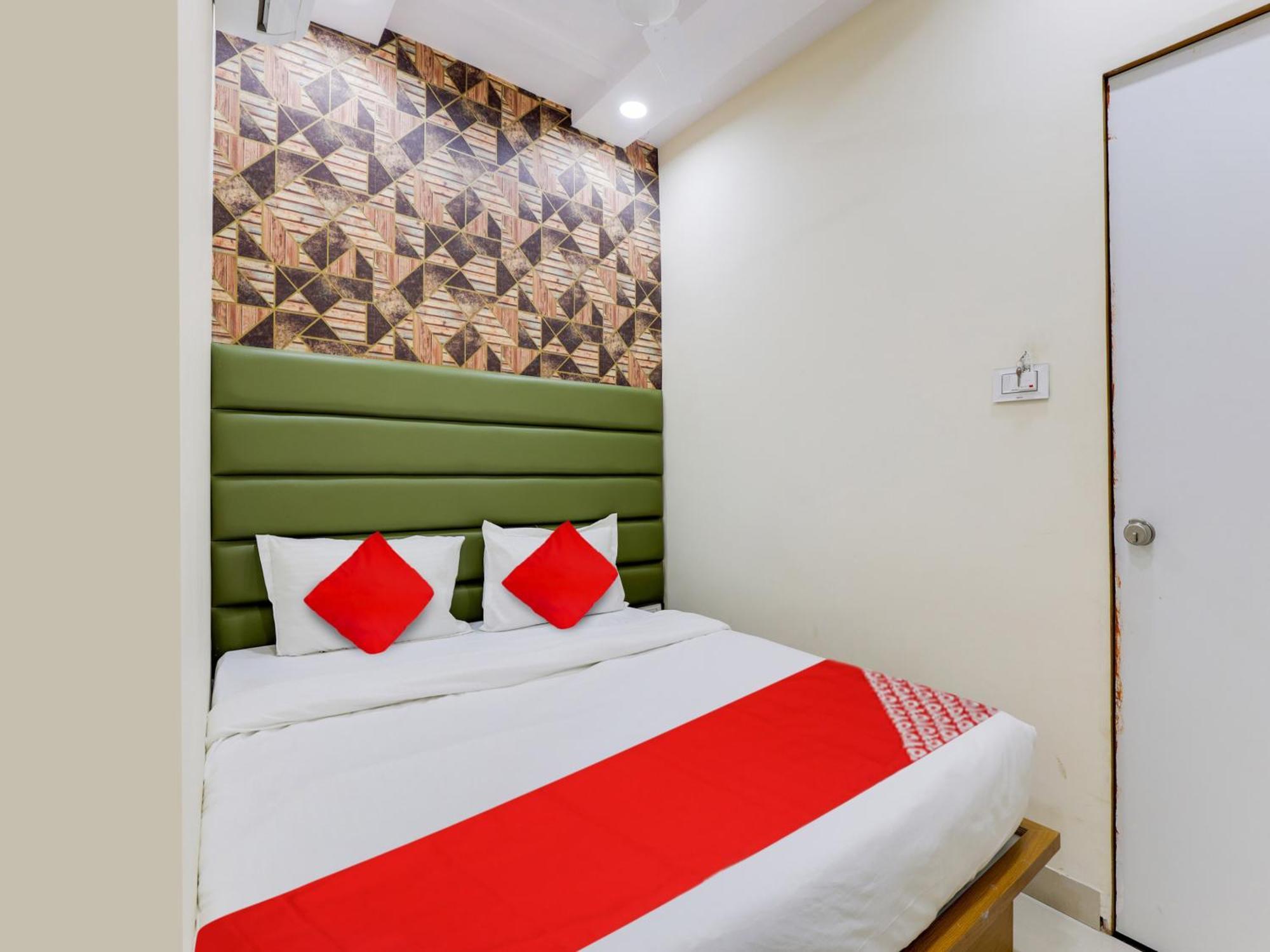 Hotel O Kb Villa Ахмедабад Екстериор снимка