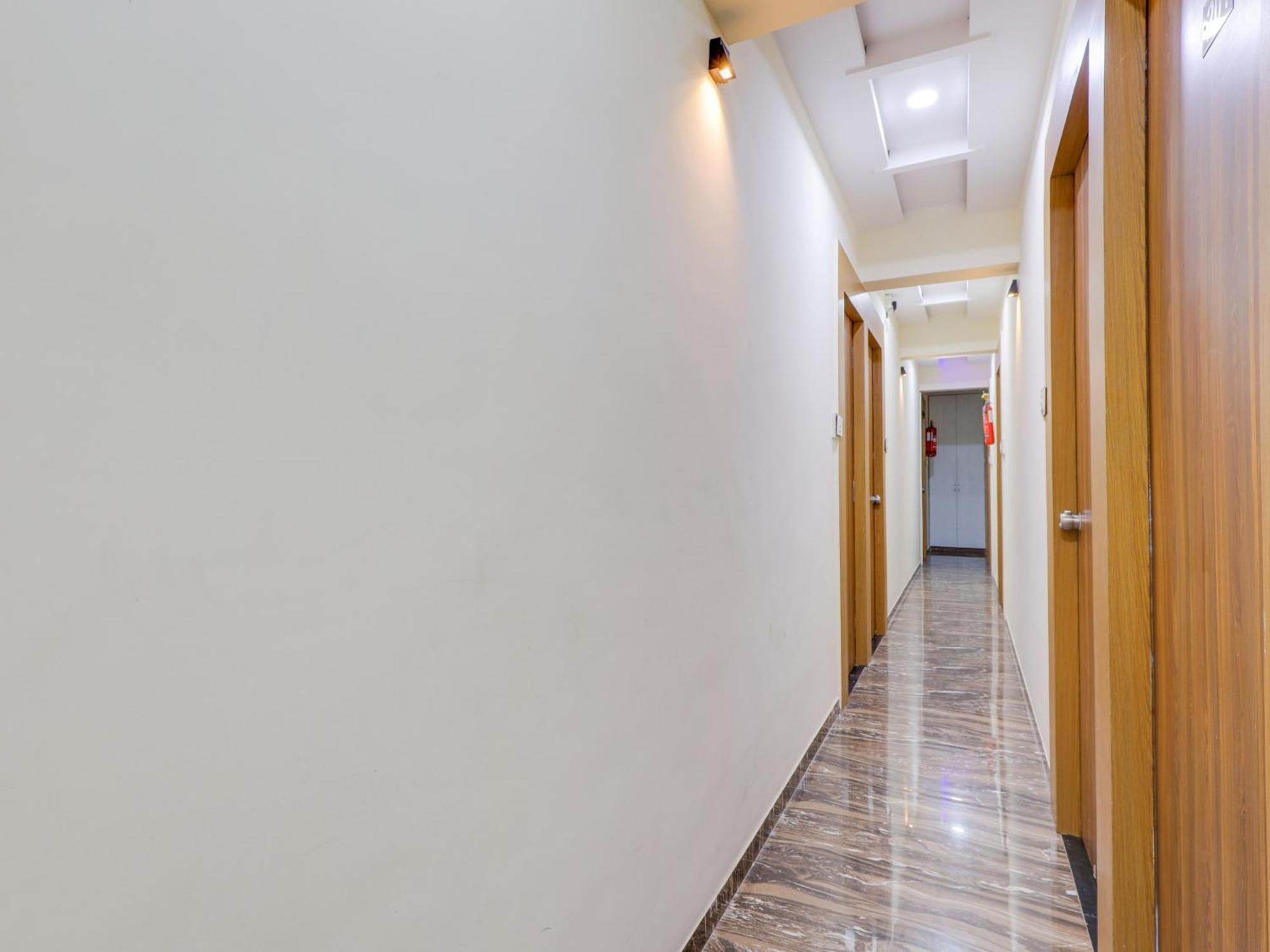 Hotel O Kb Villa Ахмедабад Екстериор снимка