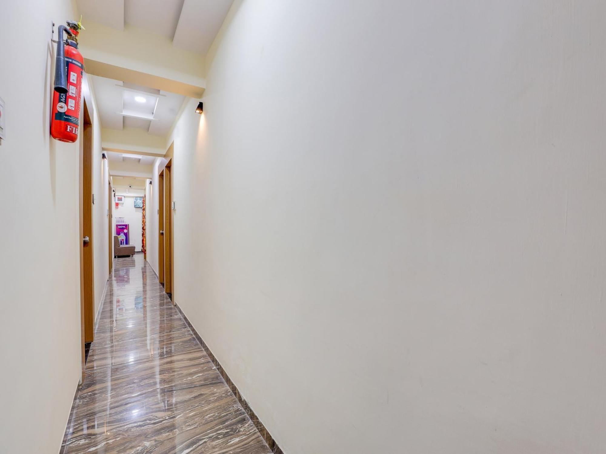 Hotel O Kb Villa Ахмедабад Екстериор снимка